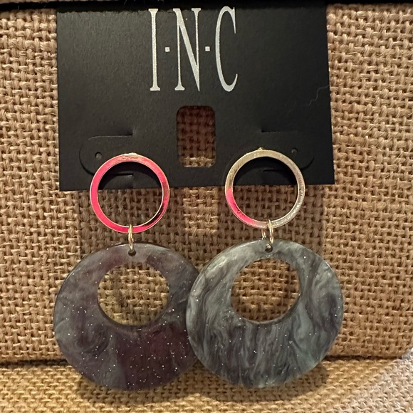NWT INC Earrings - Green marbled acrylic faux tortoise circle, Gold tone - Picture 3 of 7